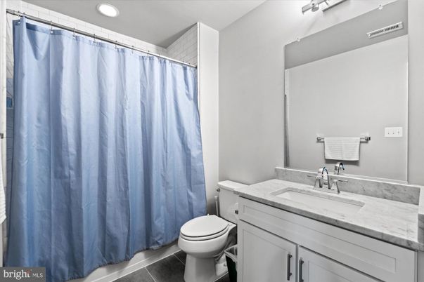 Bathroom, Interior, Recessed Lighting