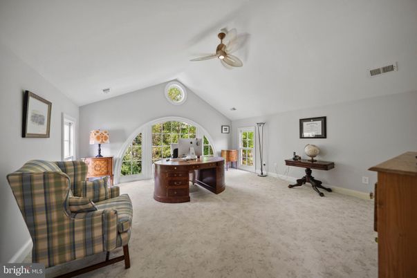 Home Office, Interior