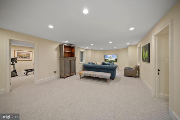 Fitness Equipment, Interior, Living room, Recessed Lighting