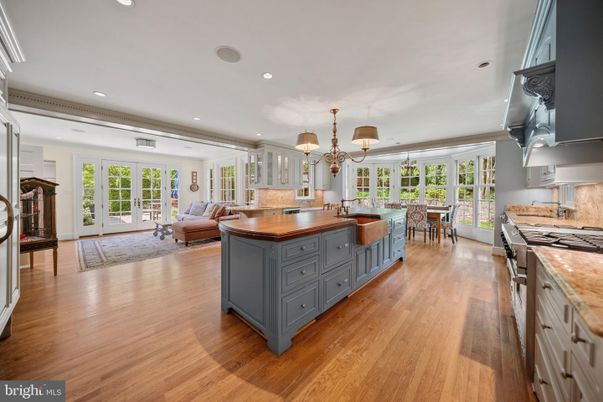 Chandelier, Dining room, Interior, Kitchen, Living room, Recessed Lighting, Wood Texture Flooring