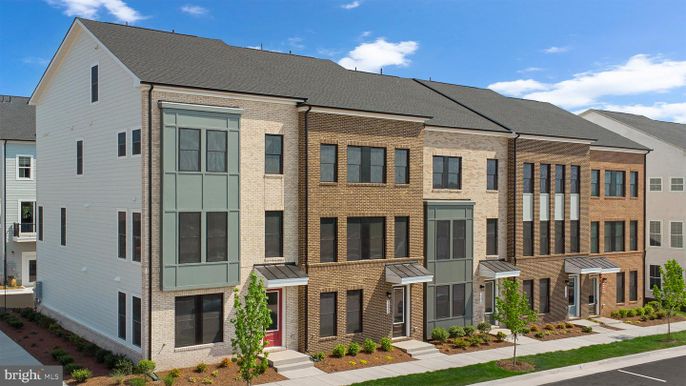 Exterior, Facade, Brick Facade, Rowhouse