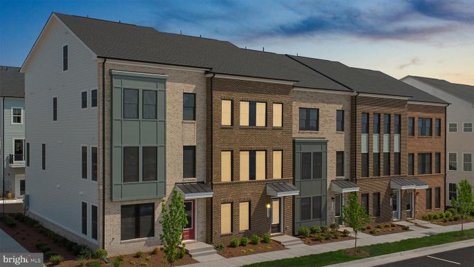 Exterior, Facade, Brick Facade, Rowhouse