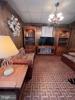 Chandelier, Interior, Living room