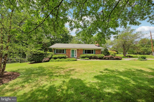 Exterior, Facade, Brick Facade, Ranch