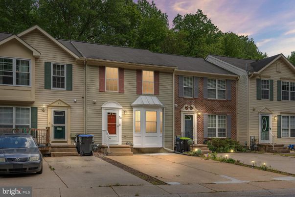 Exterior, Facade, Brick Facade, Rowhouse
