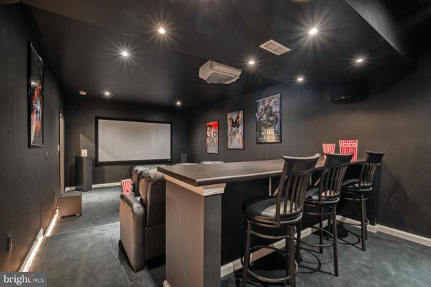 Interior, Projection Screen, Recessed Lighting, Theatre Room