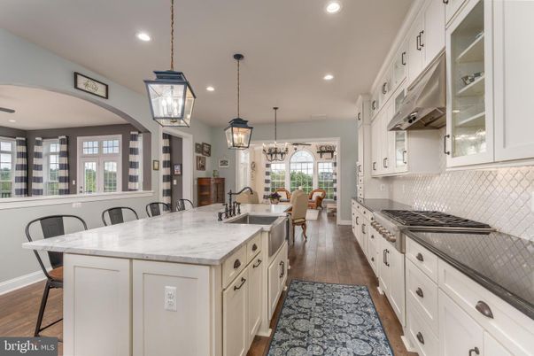 Chandelier, Dining room, Interior, Kitchen, Pendant Lights, Recessed Lighting, Wood Texture Flooring