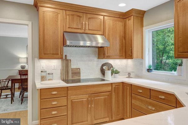 Dining room, Interior, Kitchen, Recessed Lighting, Wood Texture Flooring