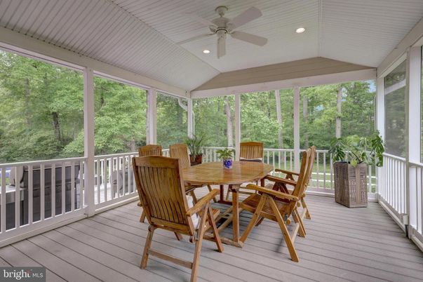 Dining room, Interior, Recessed Lighting, Sun Room, Wood Texture Flooring