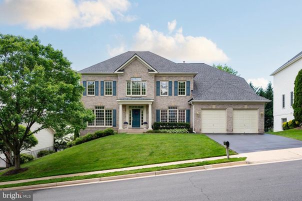 Attached, Exterior, Facade, Brick Facade, French Provincial