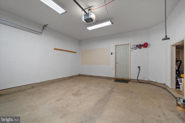 Garage, Interior