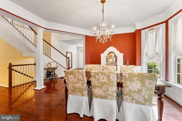 Chandelier, Dining room, Interior, Recessed Lighting, Wood Texture Flooring