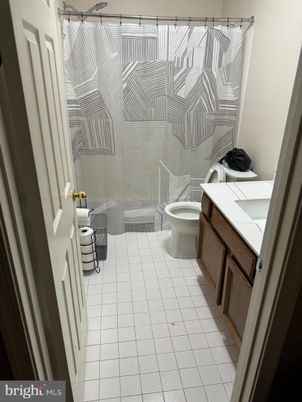 Bathroom, Interior, Tile Countertops