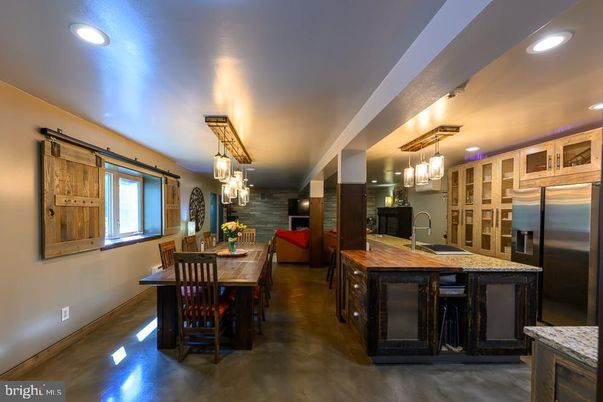 Chandelier, Dining room, Interior, Kitchen, Pendant Lights, Recessed Lighting, Stainless Steel Appliances