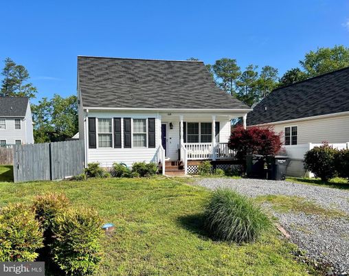 Exterior, Facade, Cape Cod