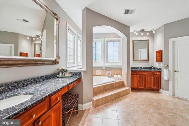 Bathroom, Dual Sink Vanities, Interior