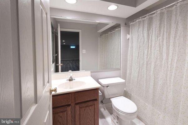 Bathroom, Interior, Recessed Lighting