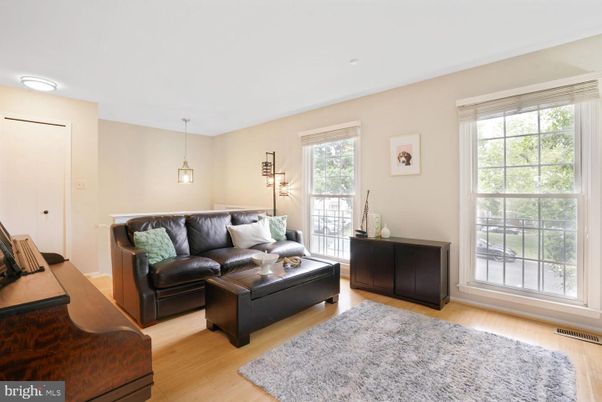 Interior, Living room, Pendant Lights, Wood Texture Flooring