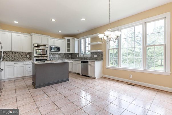 Chandelier, Interior, Kitchen, Recessed Lighting, Stainless Steel Appliances