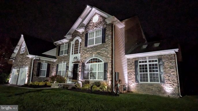 Exterior, Facade, Brick Traditional