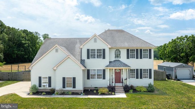Exterior, Facade, Farmhouse