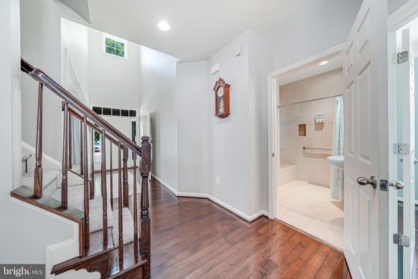 Bathroom, Interior, Recessed Lighting, Wood Texture Flooring