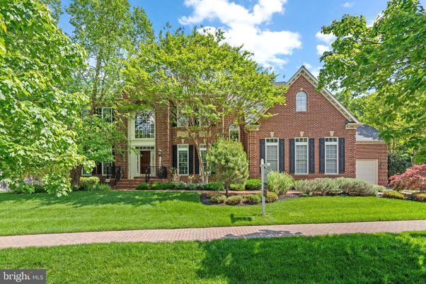 Exterior, Facade, Brick Facade, Brick Traditional