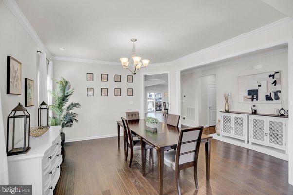 Chandelier, Dining room, Interior, Recessed Lighting, Wood Texture Flooring
