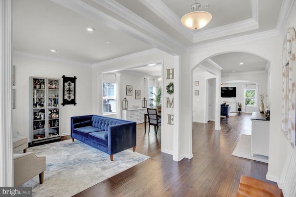 Interior, Pendant Lights, Recessed Lighting, Wood Texture Flooring