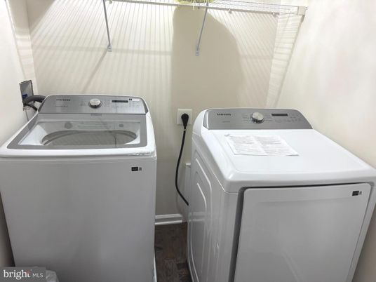 Interior, Utility Closets, Washer, Wood Texture Flooring