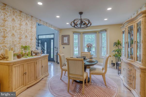 Chandelier, Dining room, Interior, Recessed Lighting, Wood Texture Flooring