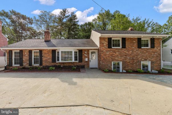 Exterior, Facade, Brick Facade, Split Level