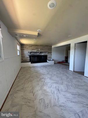 Interior, Marble, Recessed Lighting, Stone Walls