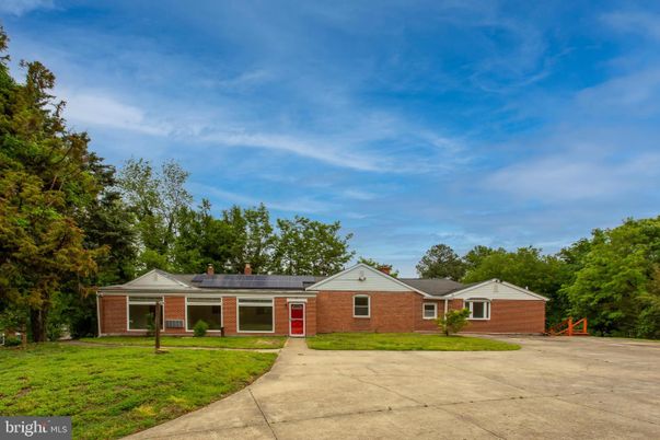 Backyard, Exterior, Facade, Brick Facade, Solar Panels, Ranch
