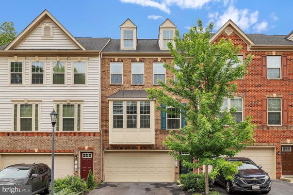 Attached, Exterior, Facade, Brick Facade, Rowhouse