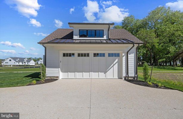 Detached Garage, Exterior