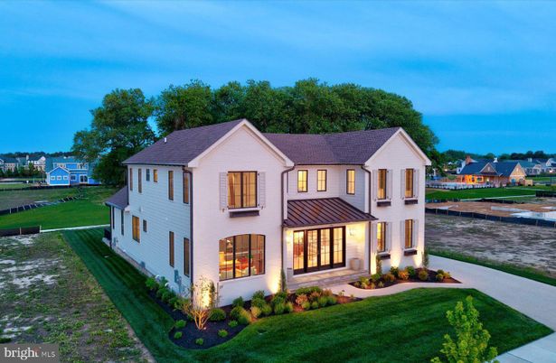 Backyard, Exterior, Facade, Farmhouse