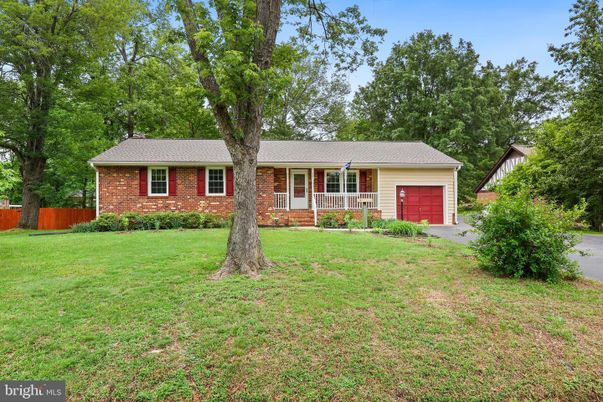 Attached, Backyard, Exterior, Facade, Brick Facade, Ranch