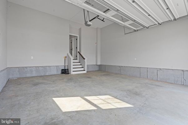 Garage, Interior