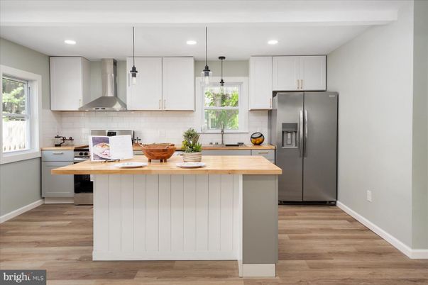 Interior, Kitchen, Pendant Lights, Recessed Lighting, Wood Texture Flooring