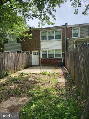 Attached, Exterior, Facade, Brick Facade, Rowhouse