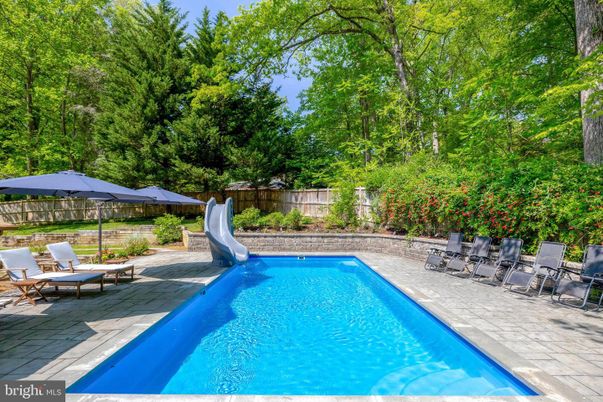 Exterior, Playground, Pool
