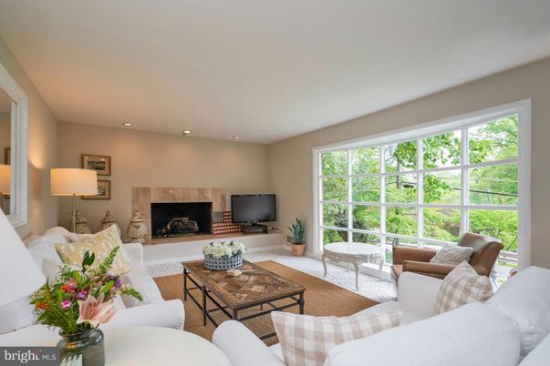 Fireplace, Interior, Living room, Recessed Lighting