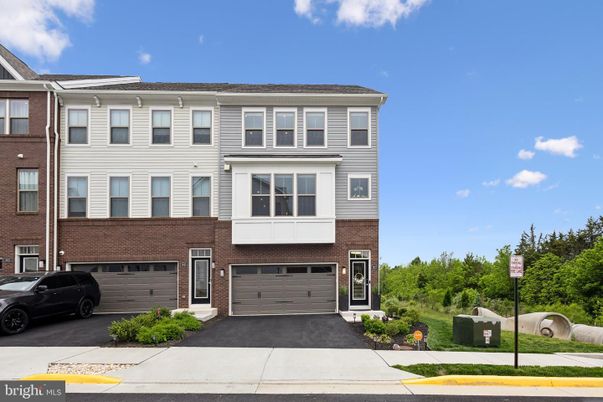 Attached, Exterior, Facade, Brick Facade, Rowhouse