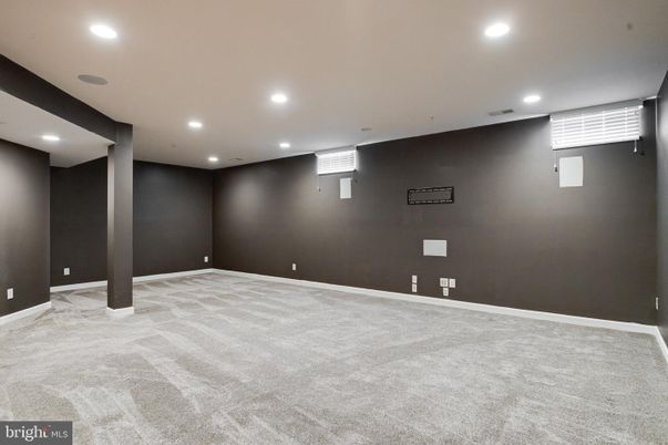 Empty room, Interior, Recessed Lighting