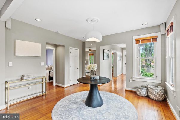 Interior, Pendant Lights, Recessed Lighting, Wood Texture Flooring