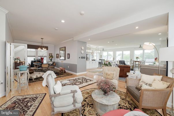 Dining room, Interior, Living room, Pendant Lights, Recessed Lighting, Wood Texture Flooring