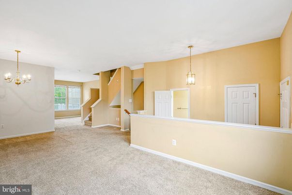 Chandelier, Empty room, Interior, Pendant Lights