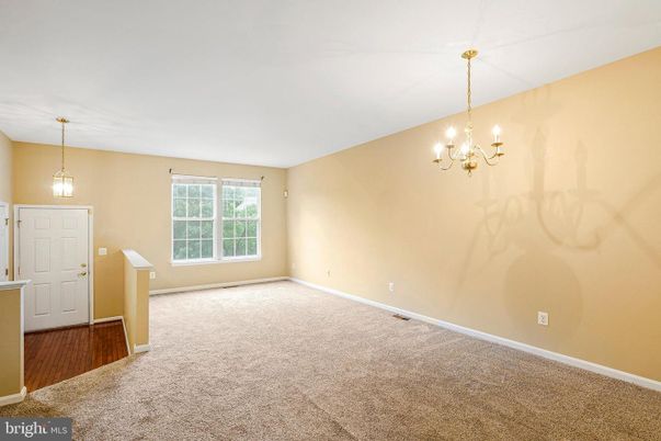 Chandelier, Empty room, Interior, Pendant Lights