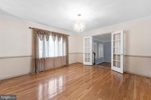 Chandelier, Empty room, Interior, Wood Texture Flooring